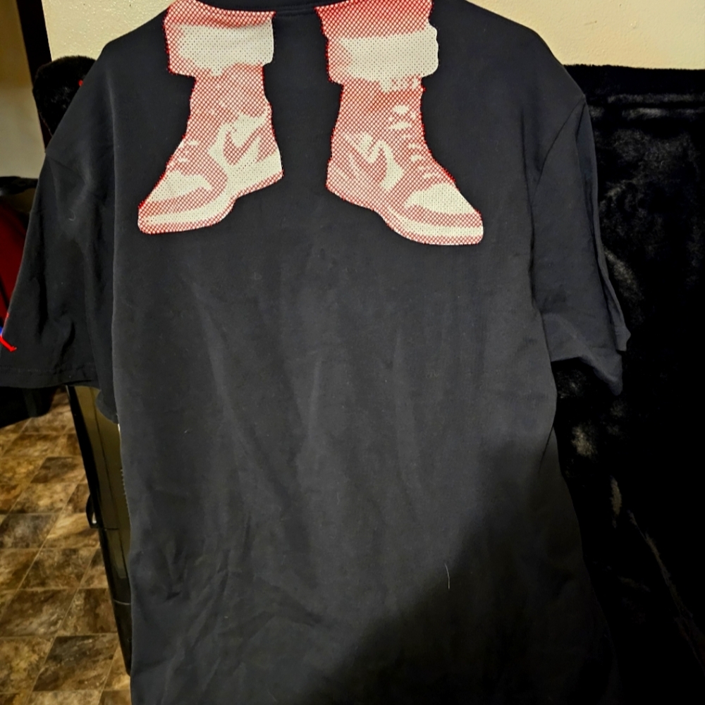 NIKE JORDAN FLIGHT ESSENTIALS HOLIDAY MENS L BLACK RED T-SHIRT FD7010 010 NEW